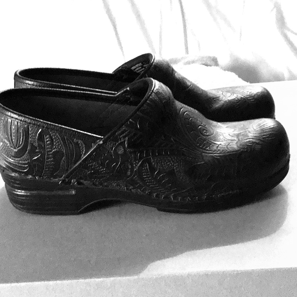 Dansko Clogs Black Leather Tooled Beautiful Design